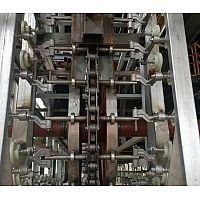 Kette aus Latexhandschuhen